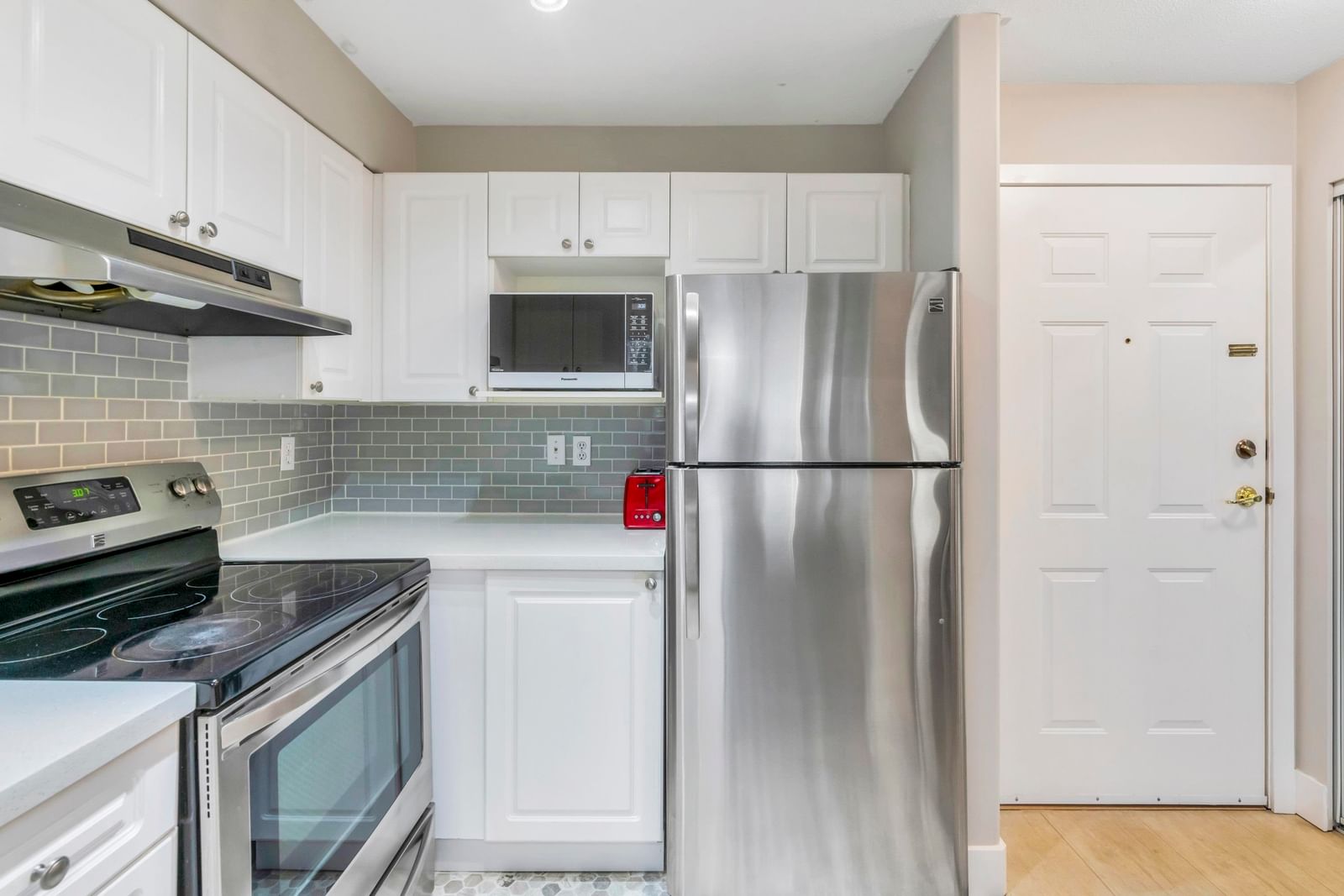 Listing Image 11