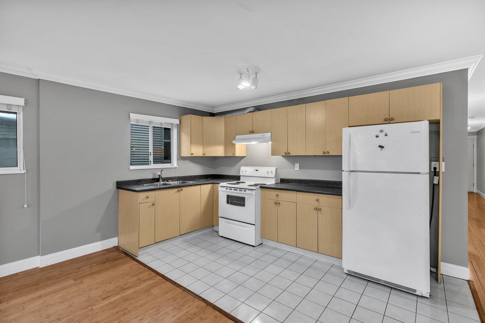 Listing Image 18