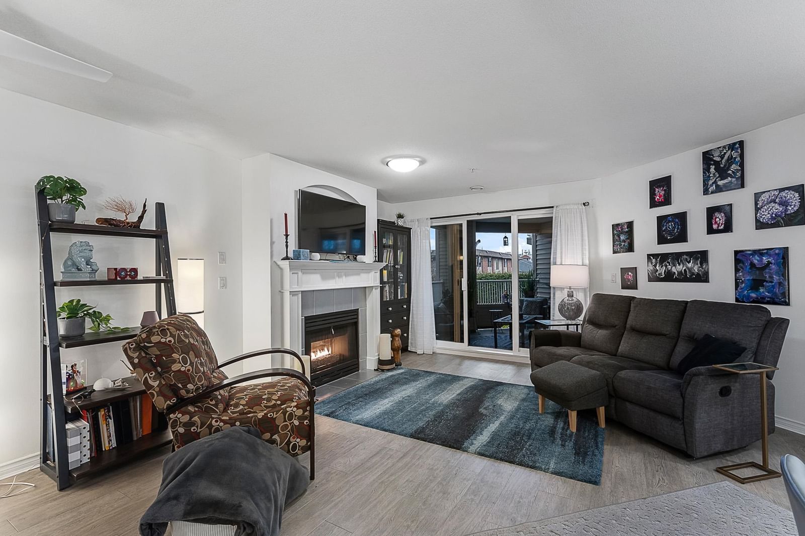 Listing Image 5