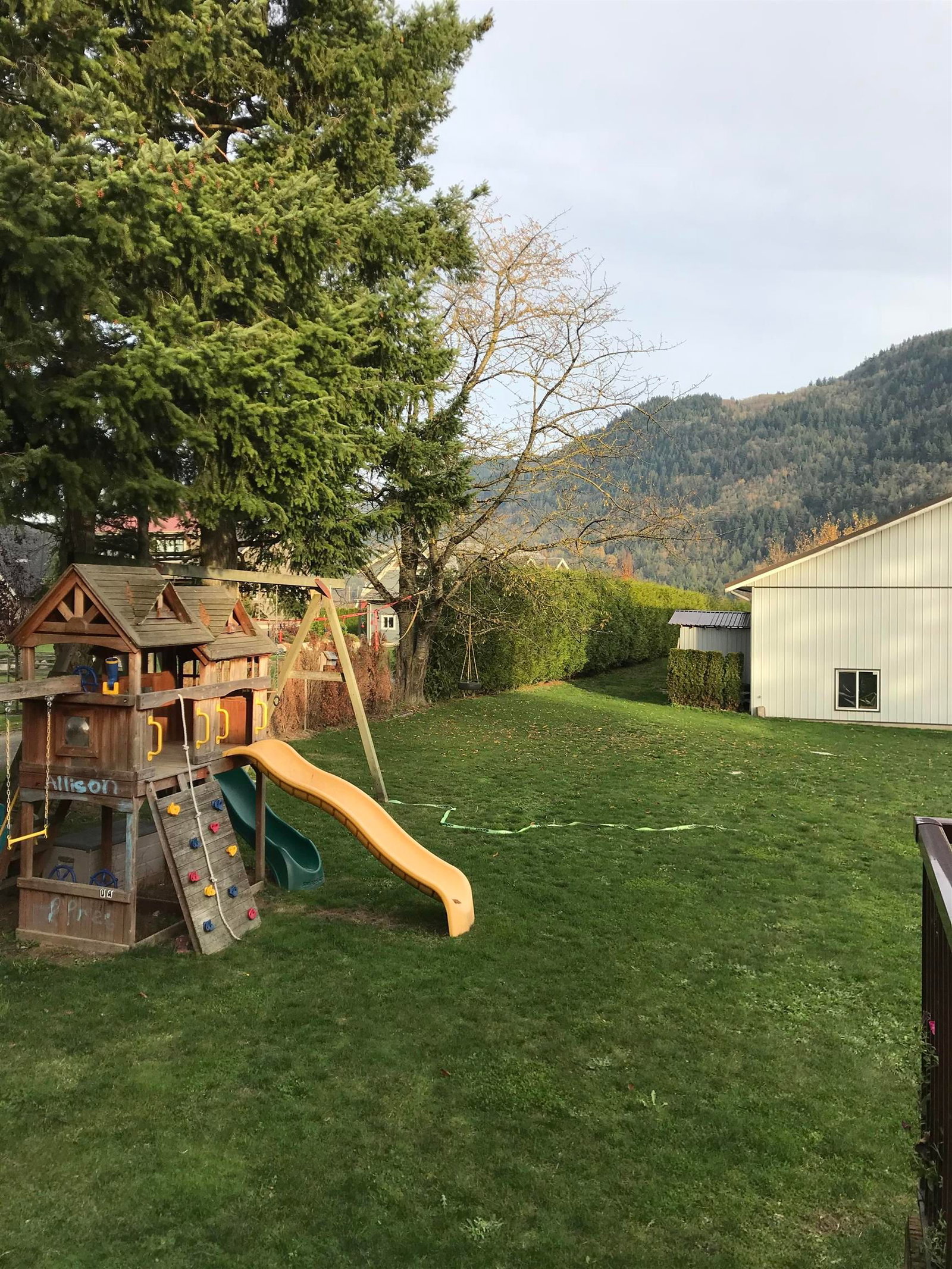 Listing Image 11