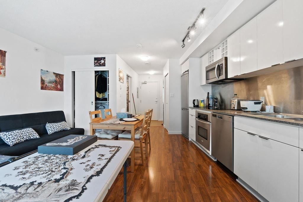 Listing Image 8