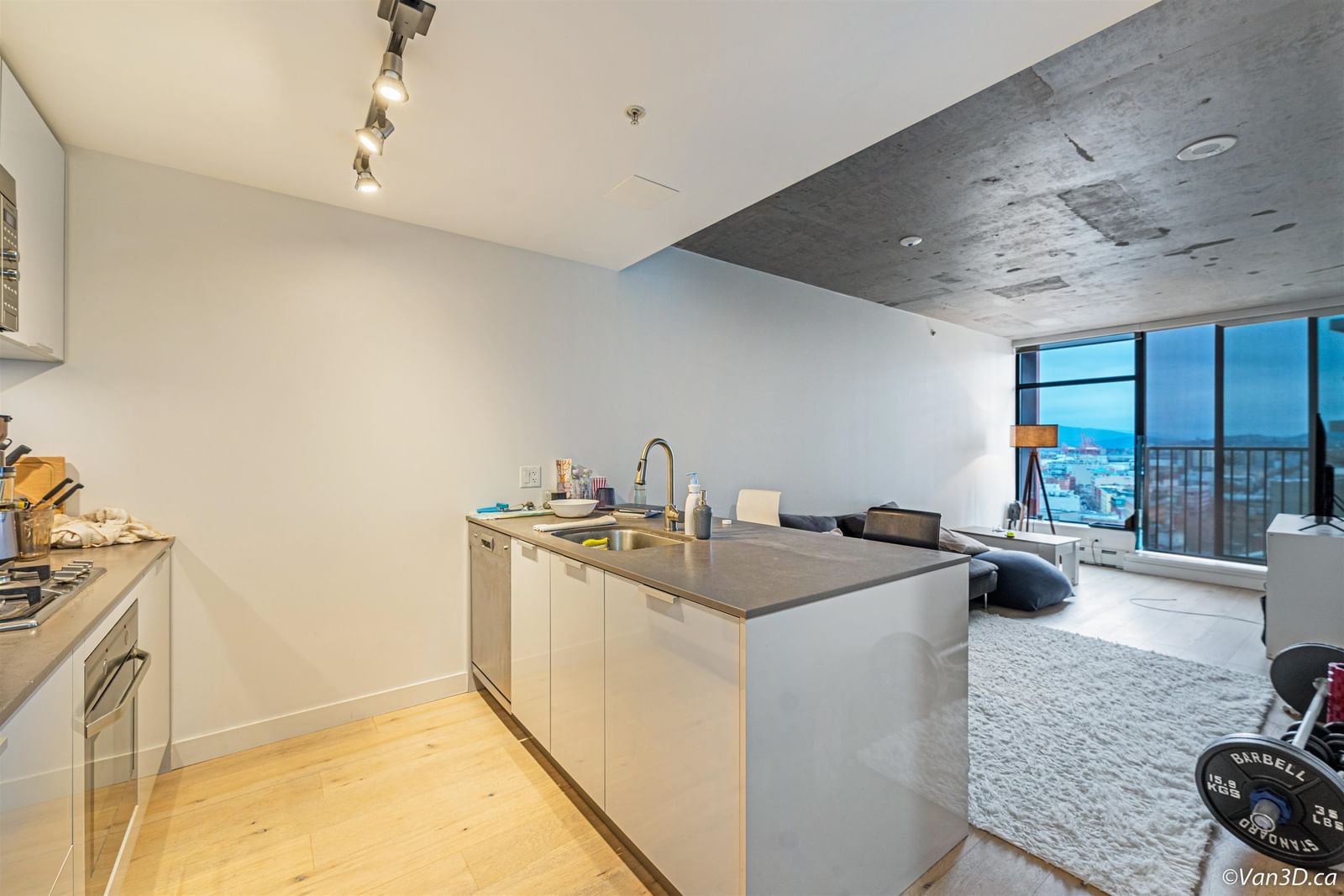 Listing Image 3