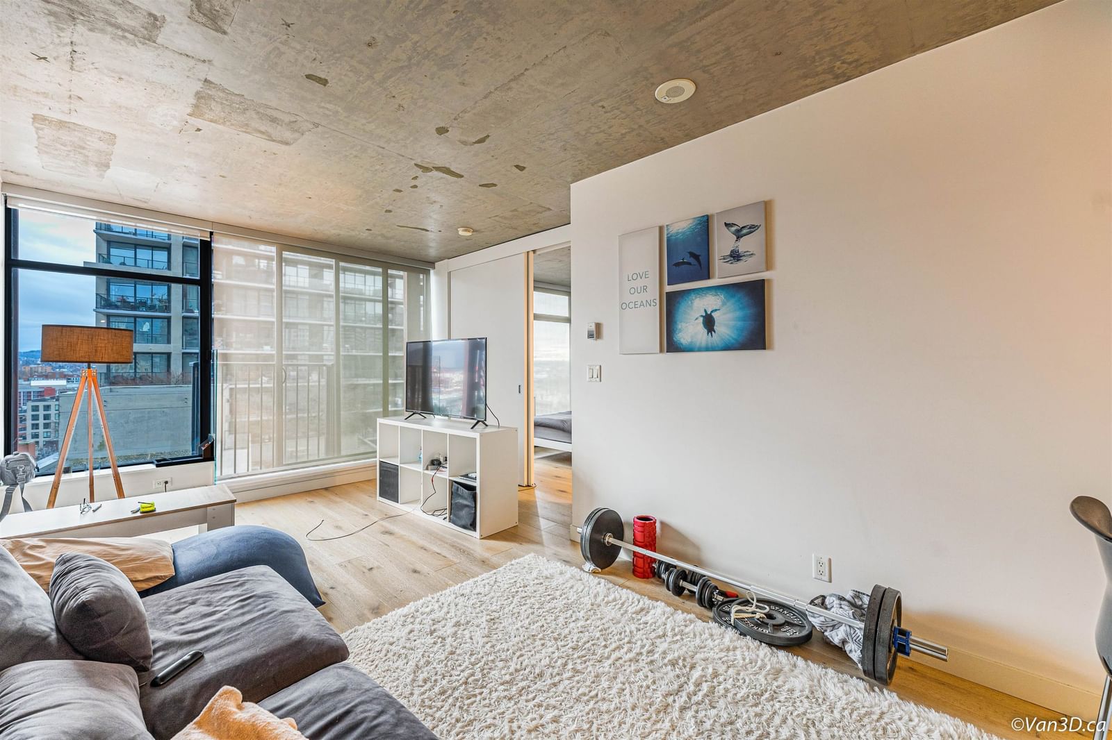 Listing Image 9