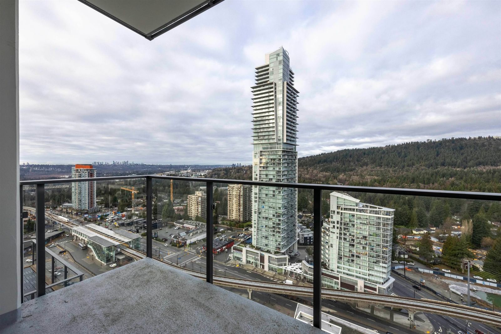 Listing Image 12