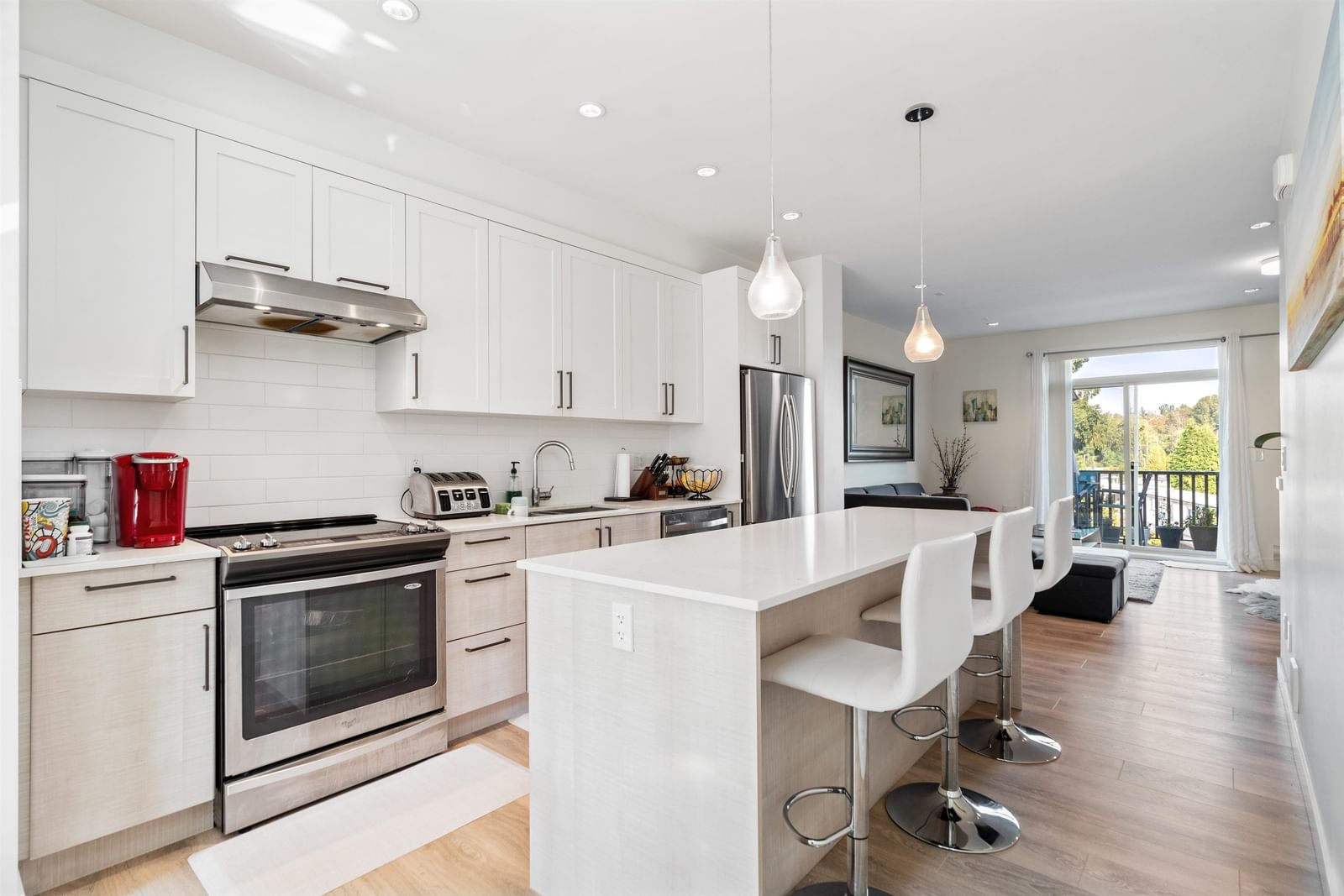 Listing Image 11