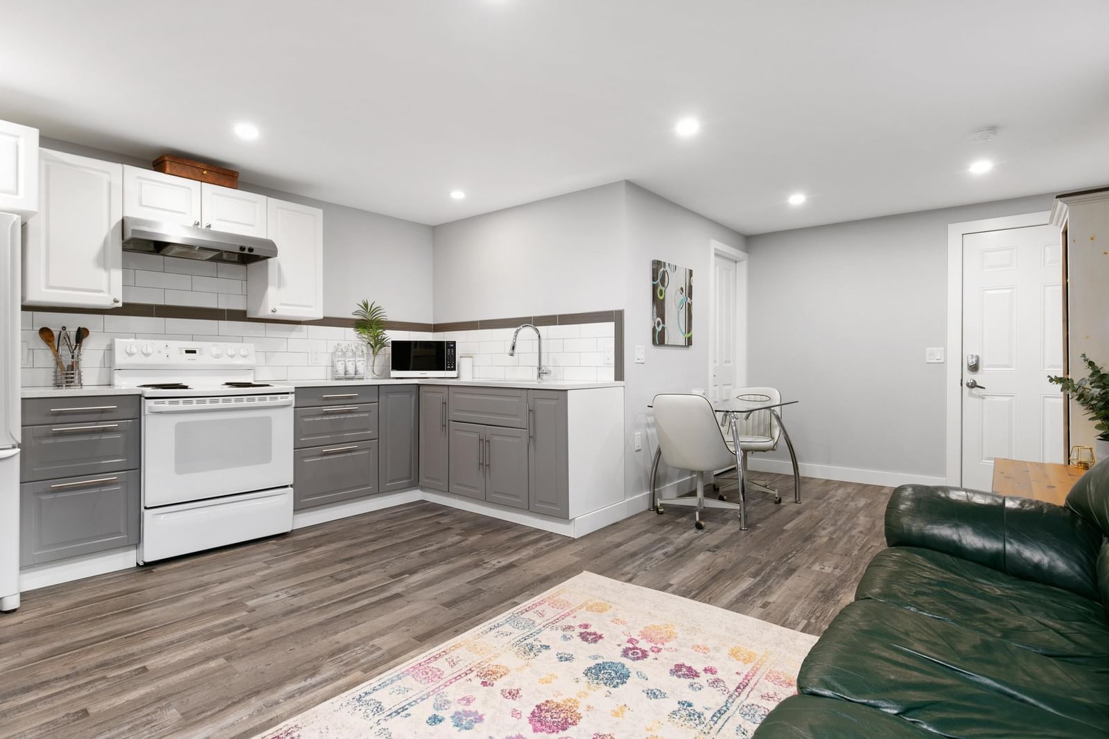 Listing Image 19