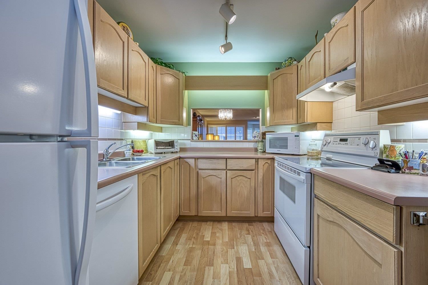 Listing Image 15