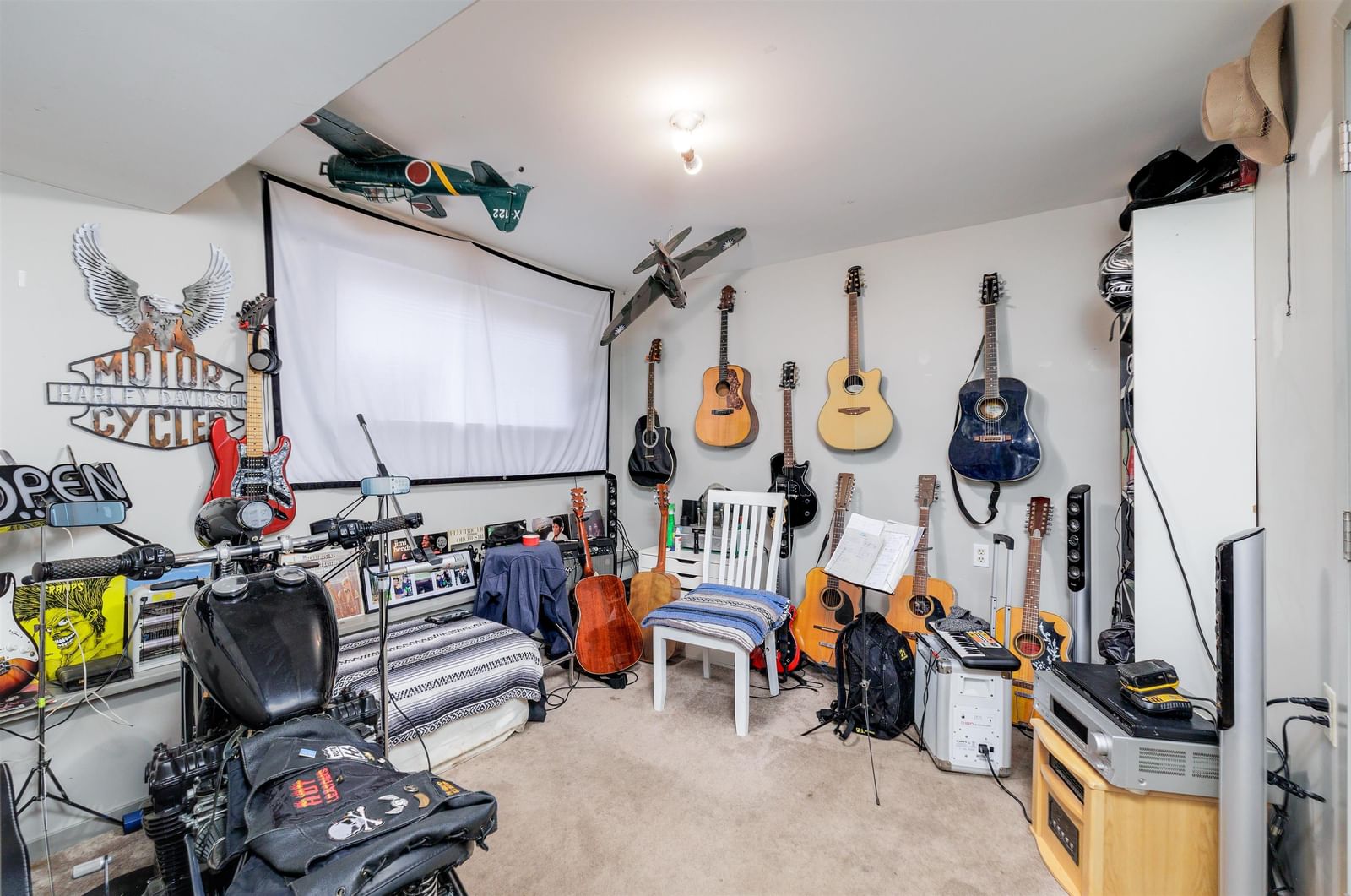 Listing Image 11