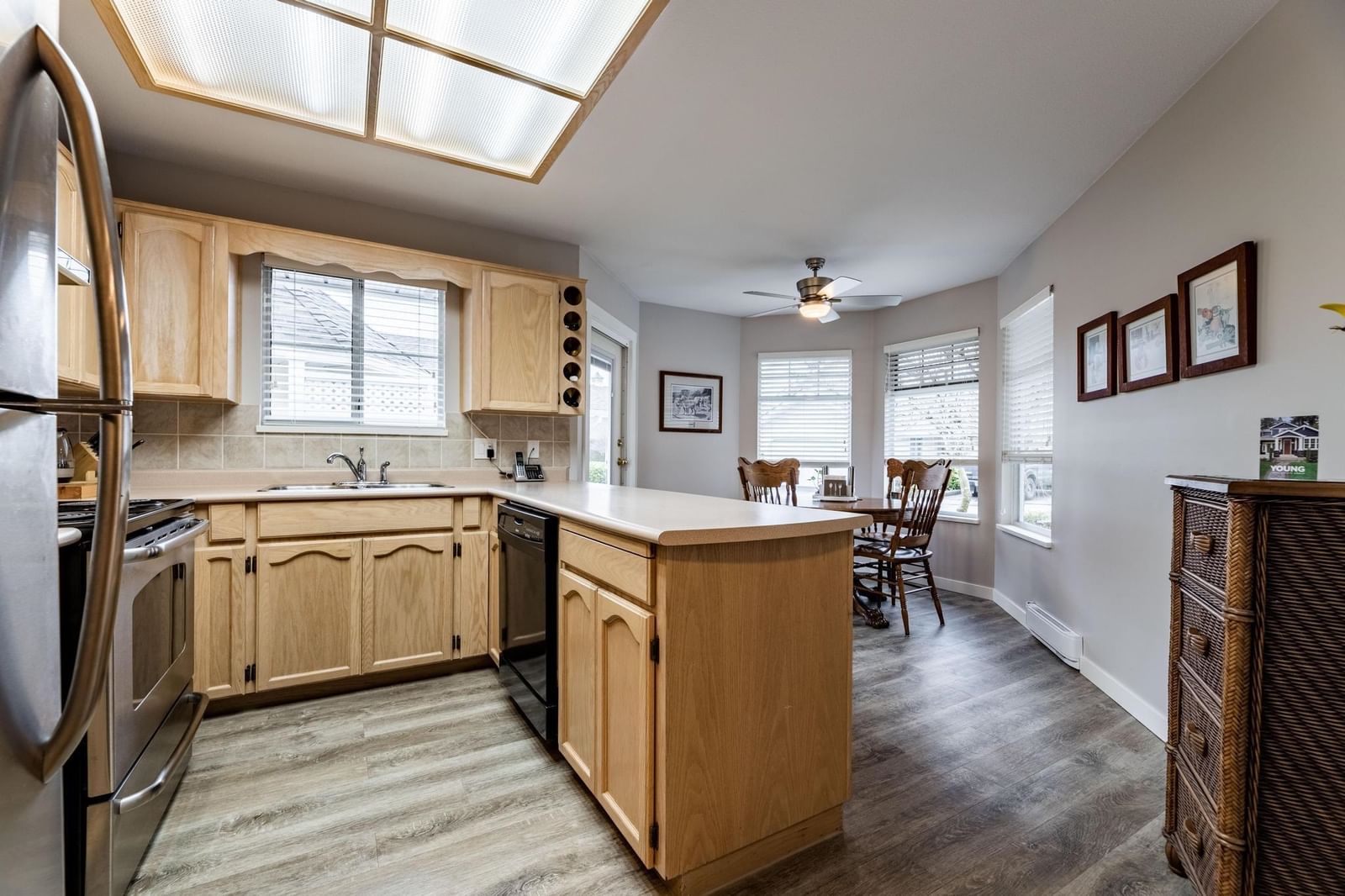Listing Image 9