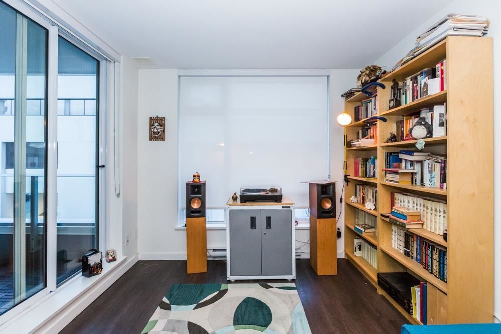 Listing Image 4