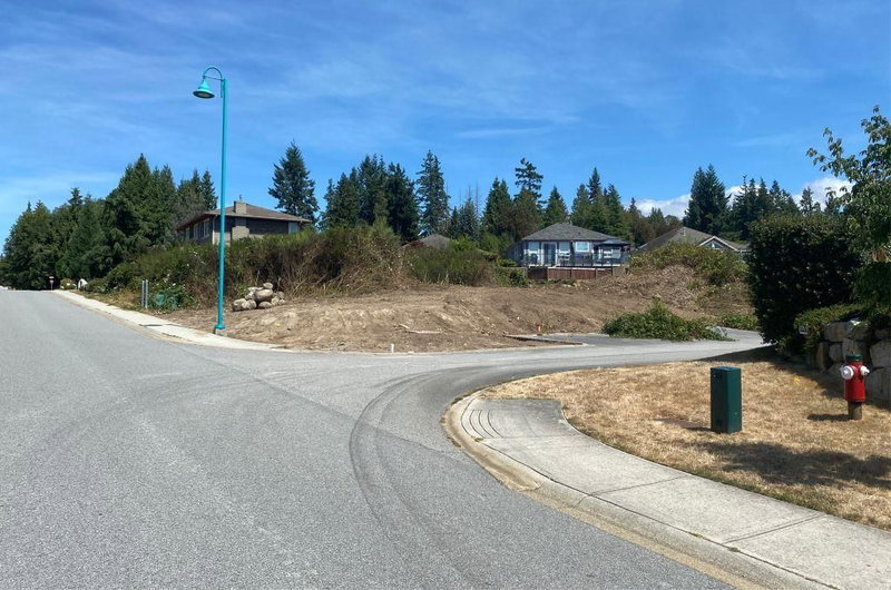 5 - 5522 Mccourt Road, Sechelt, V7Z 0N6 | Image 3