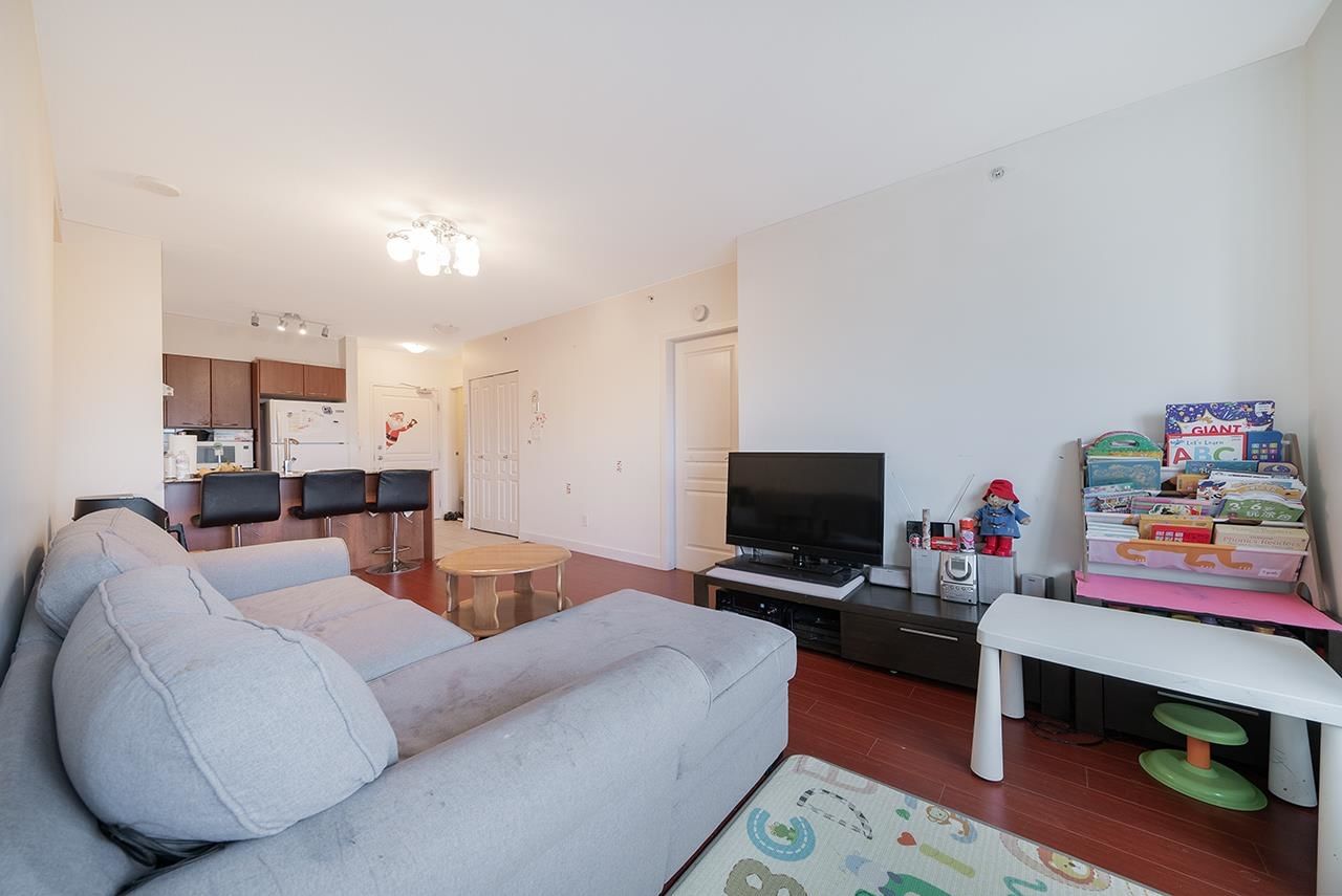 Listing Image 5