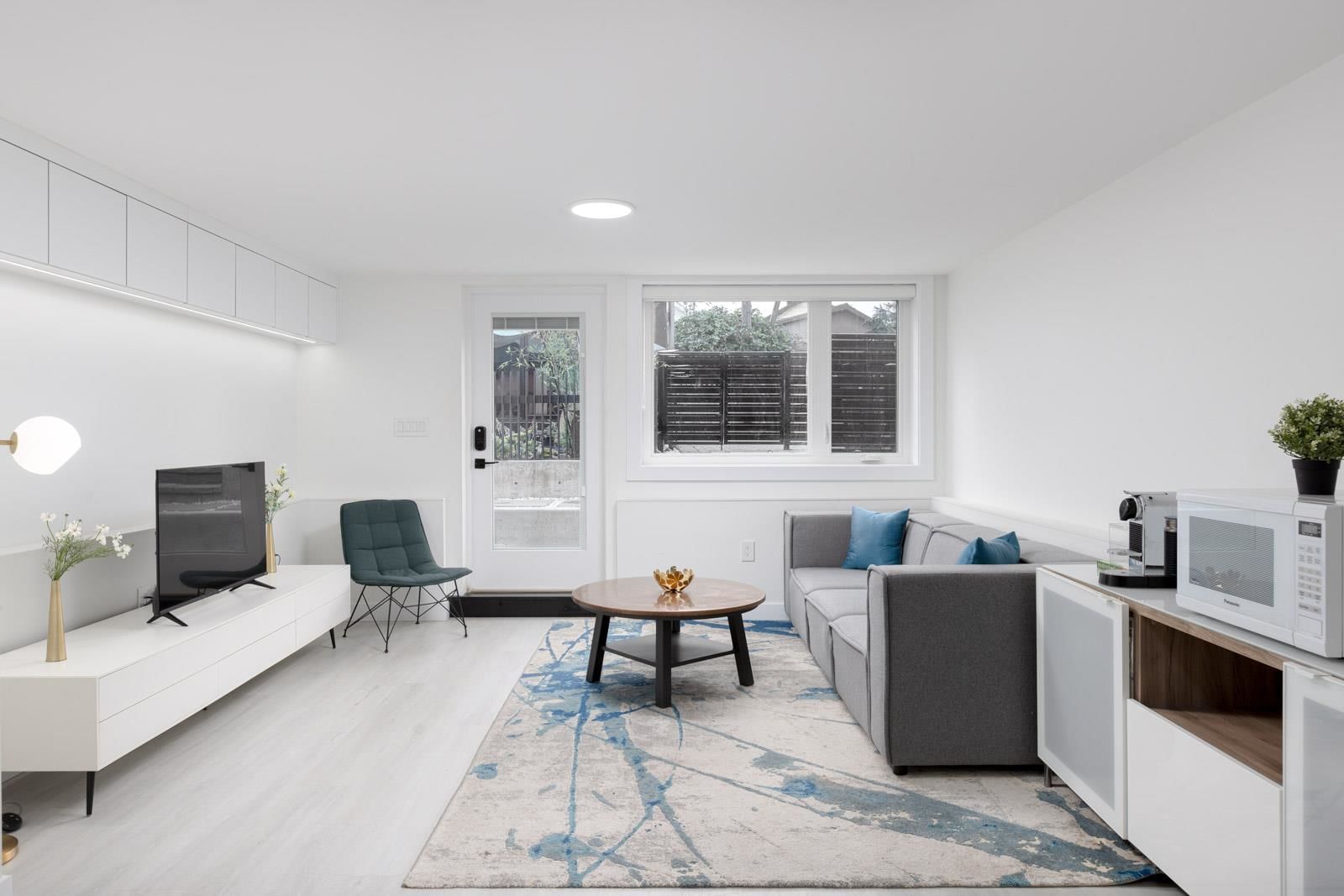 Listing Image 11
