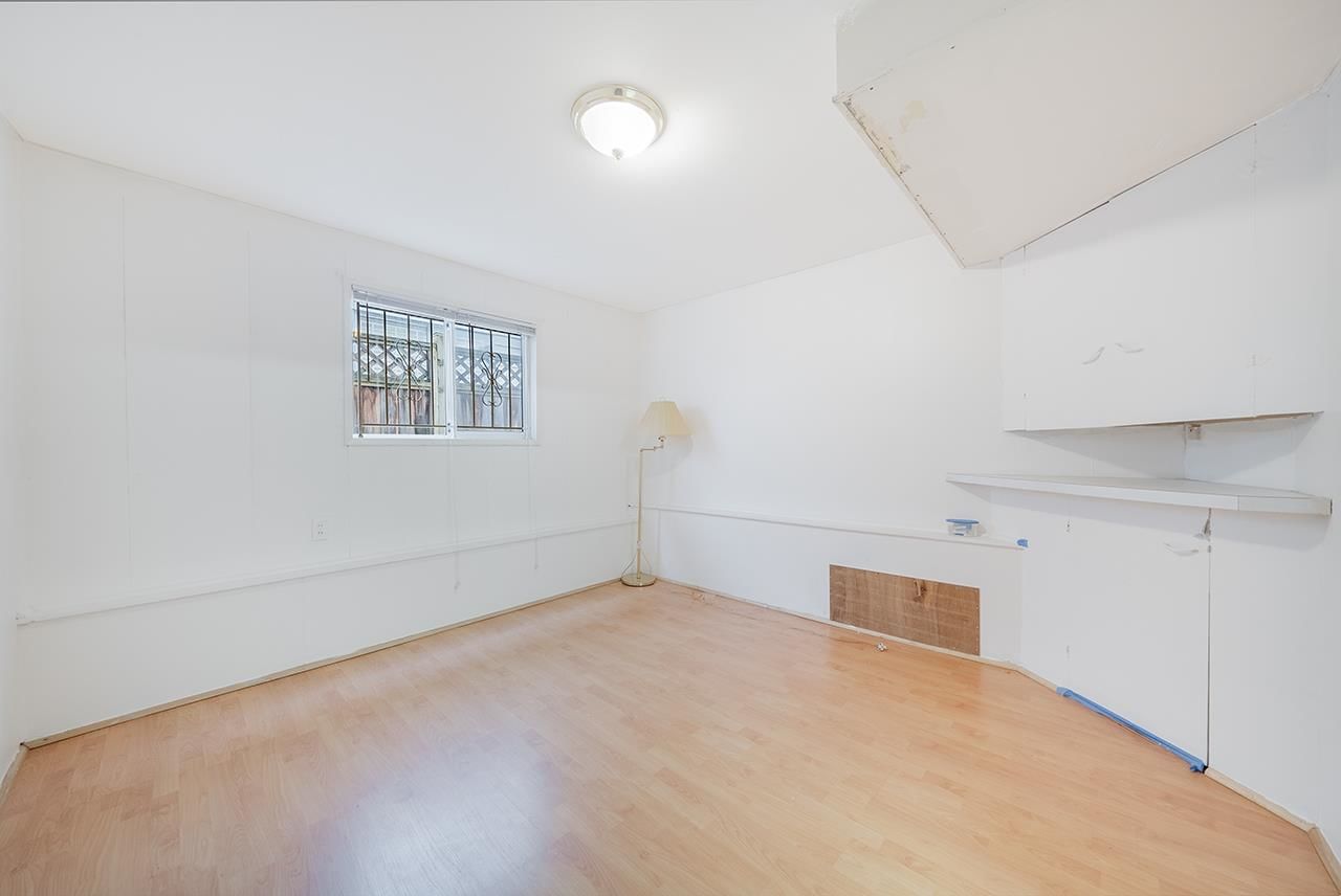 Listing Image 16