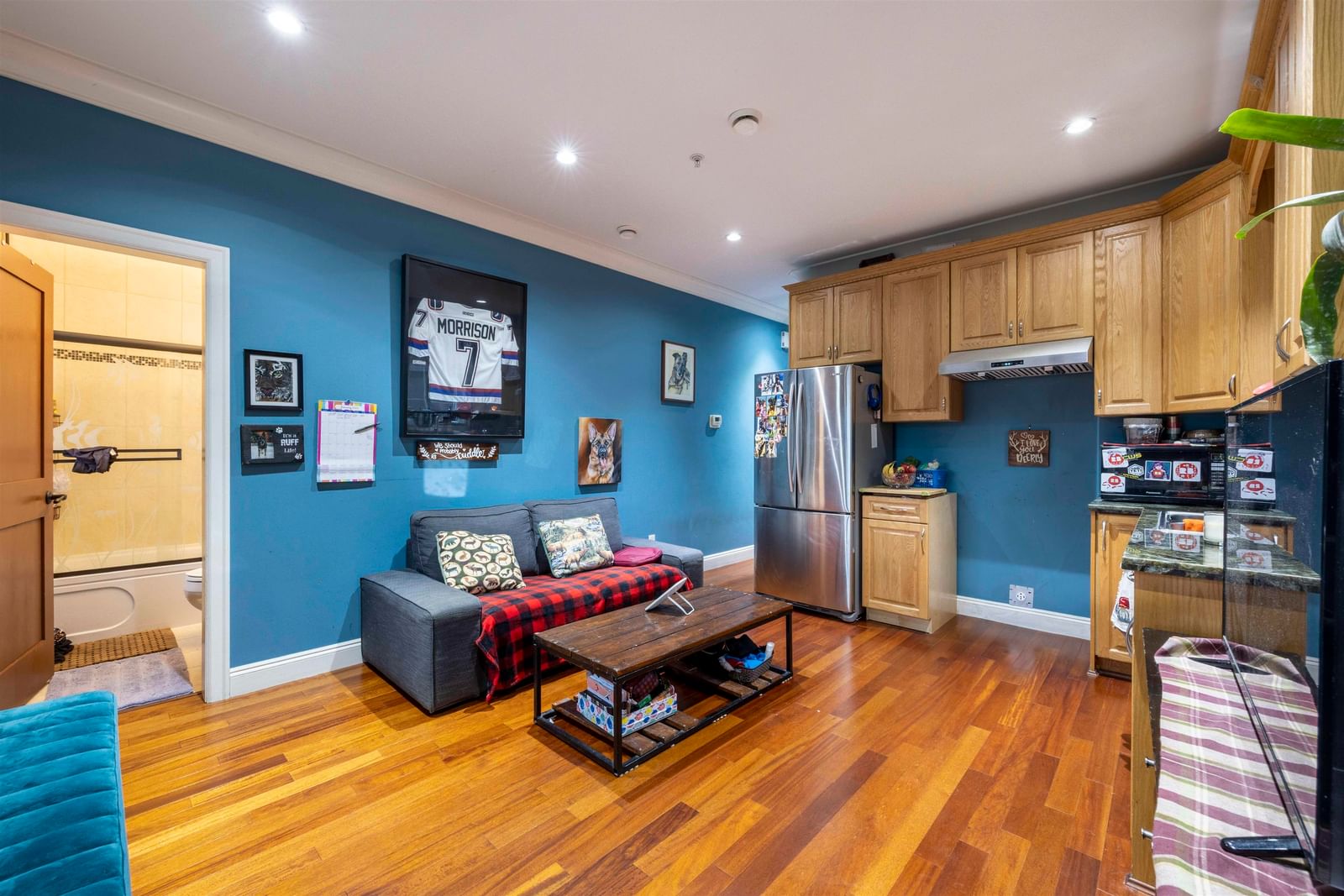 Listing Image 9