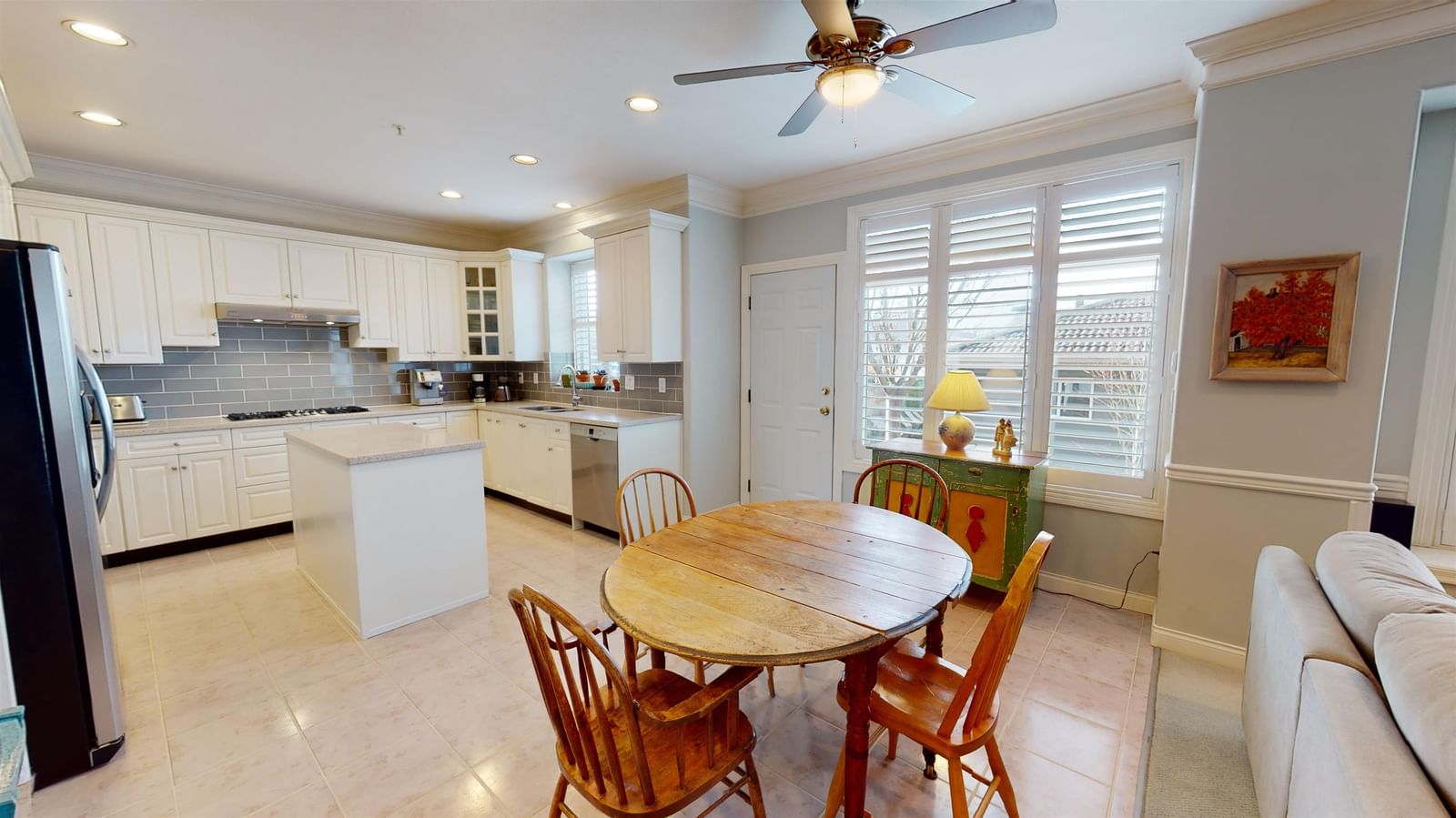 Listing Image 12