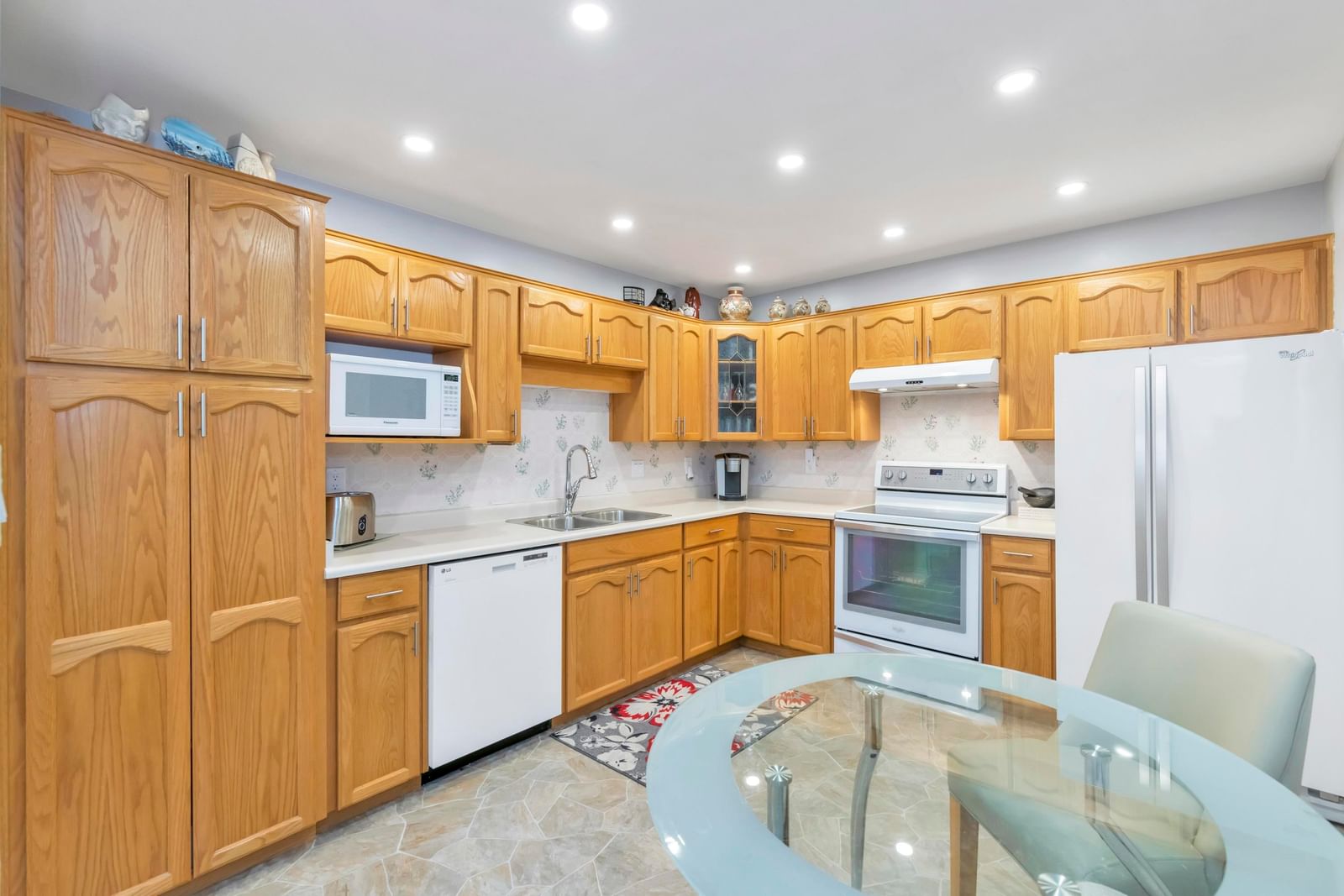 Listing Image 12
