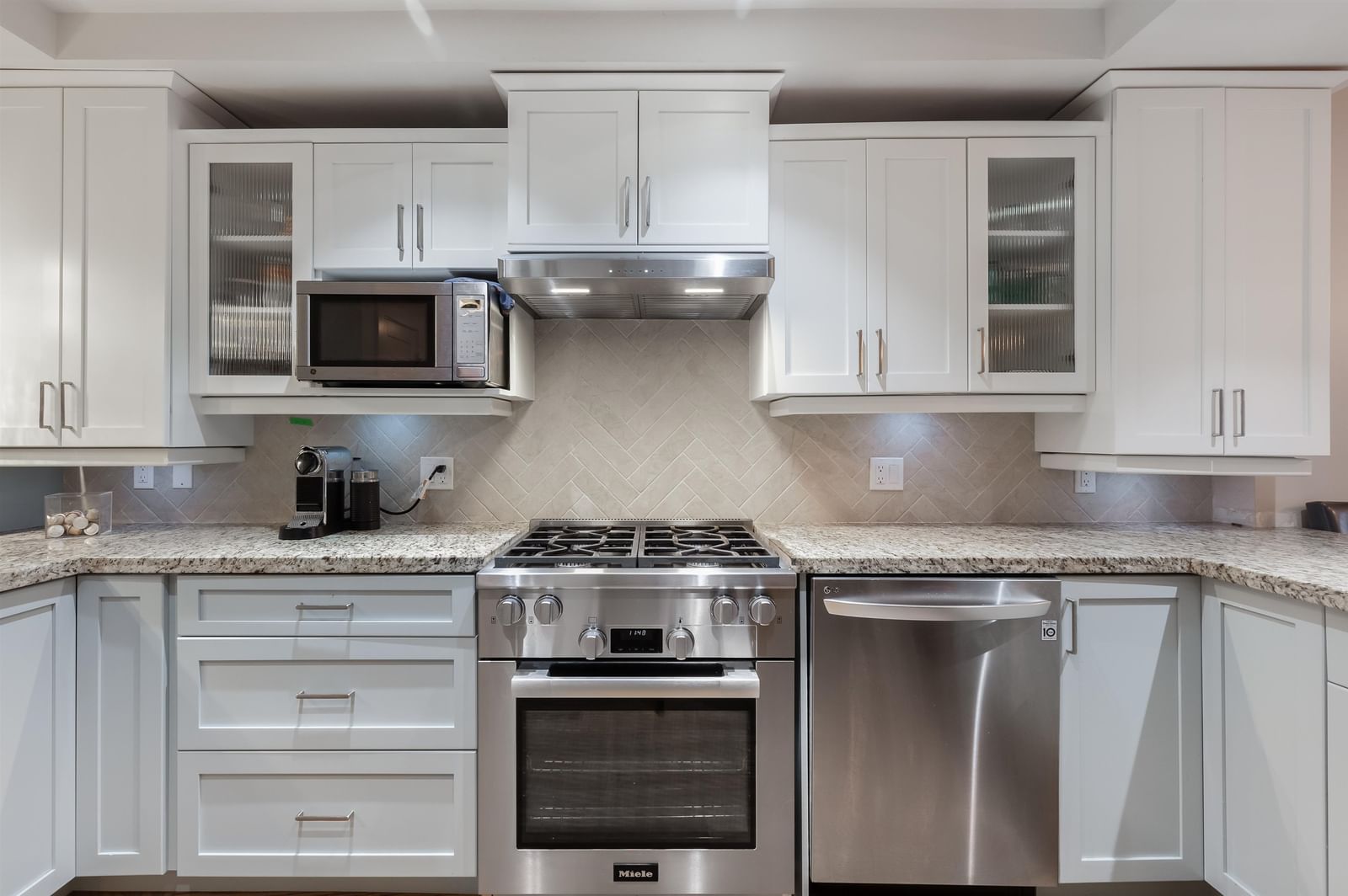 Listing Image 19