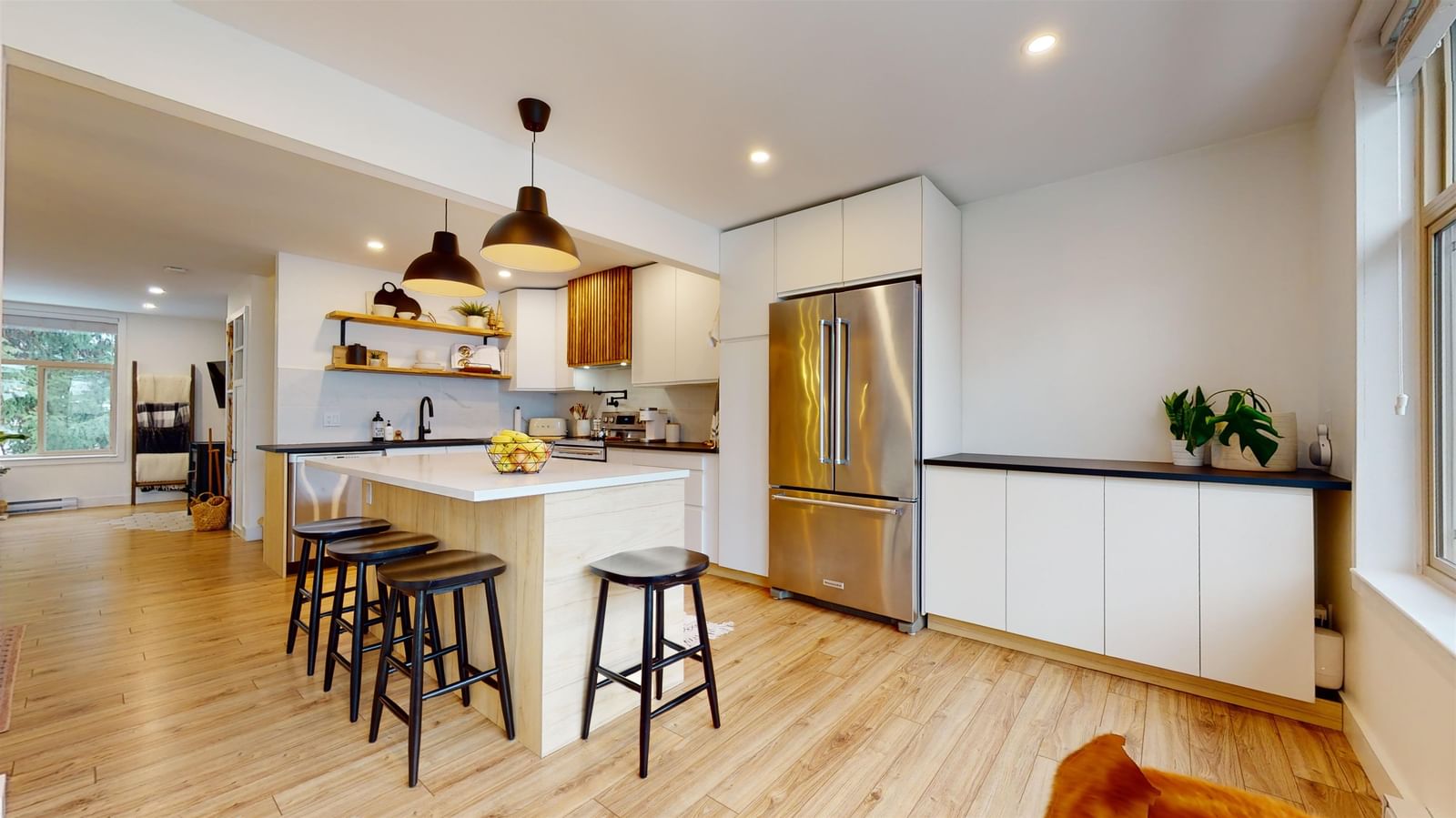 Listing Image 9