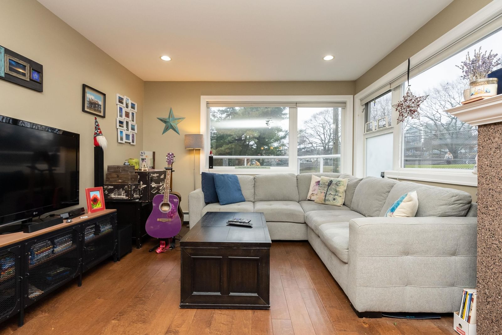 Listing Image 9
