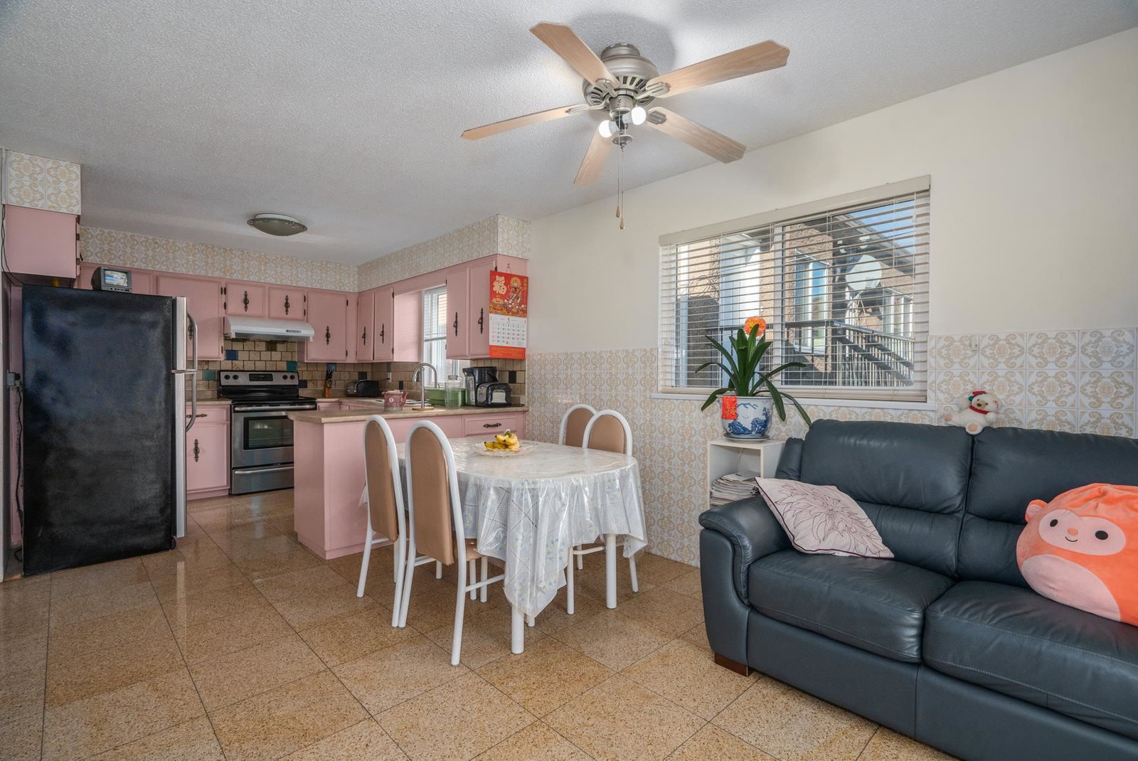 Listing Image 10