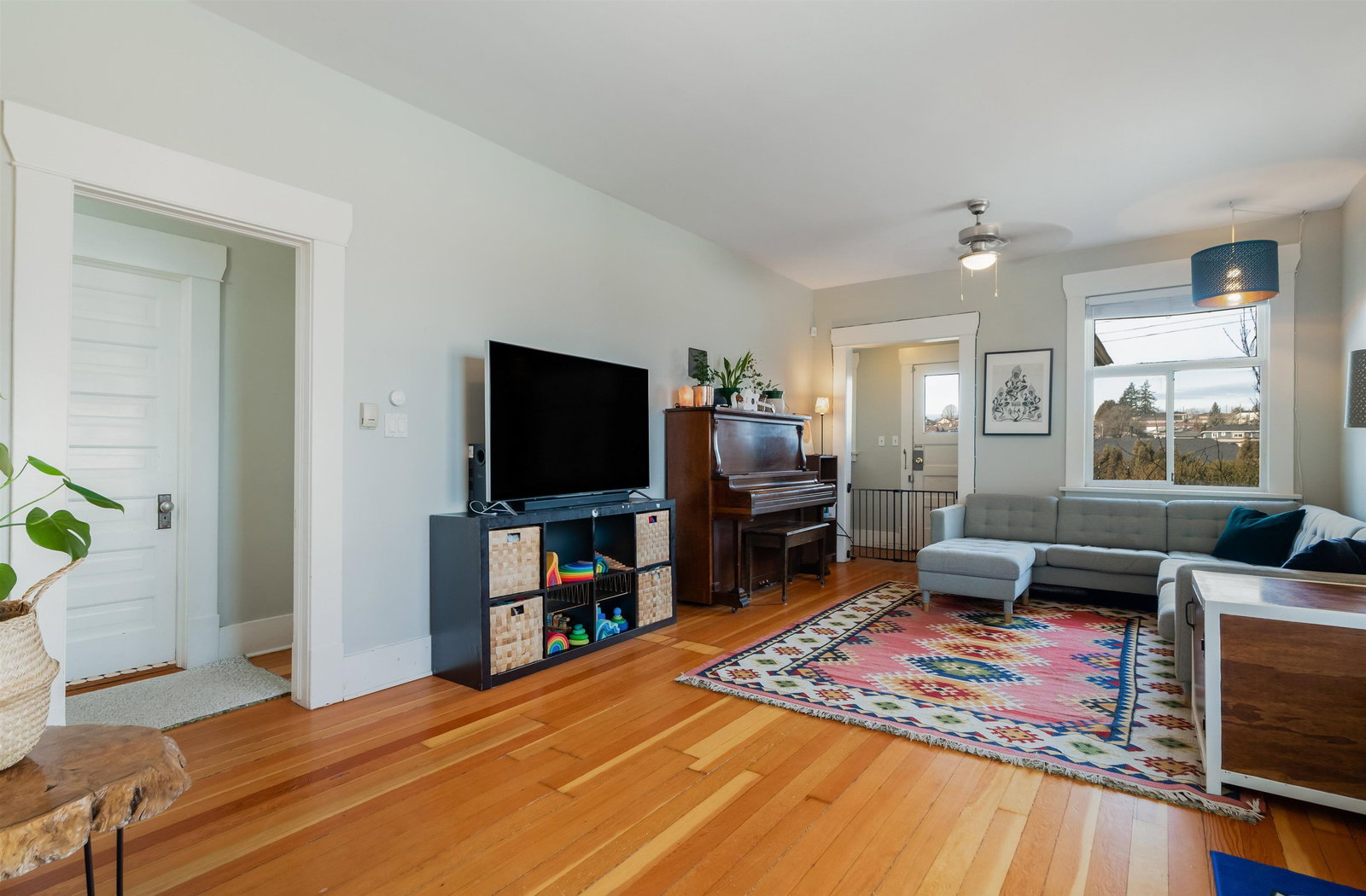 Listing Image 8