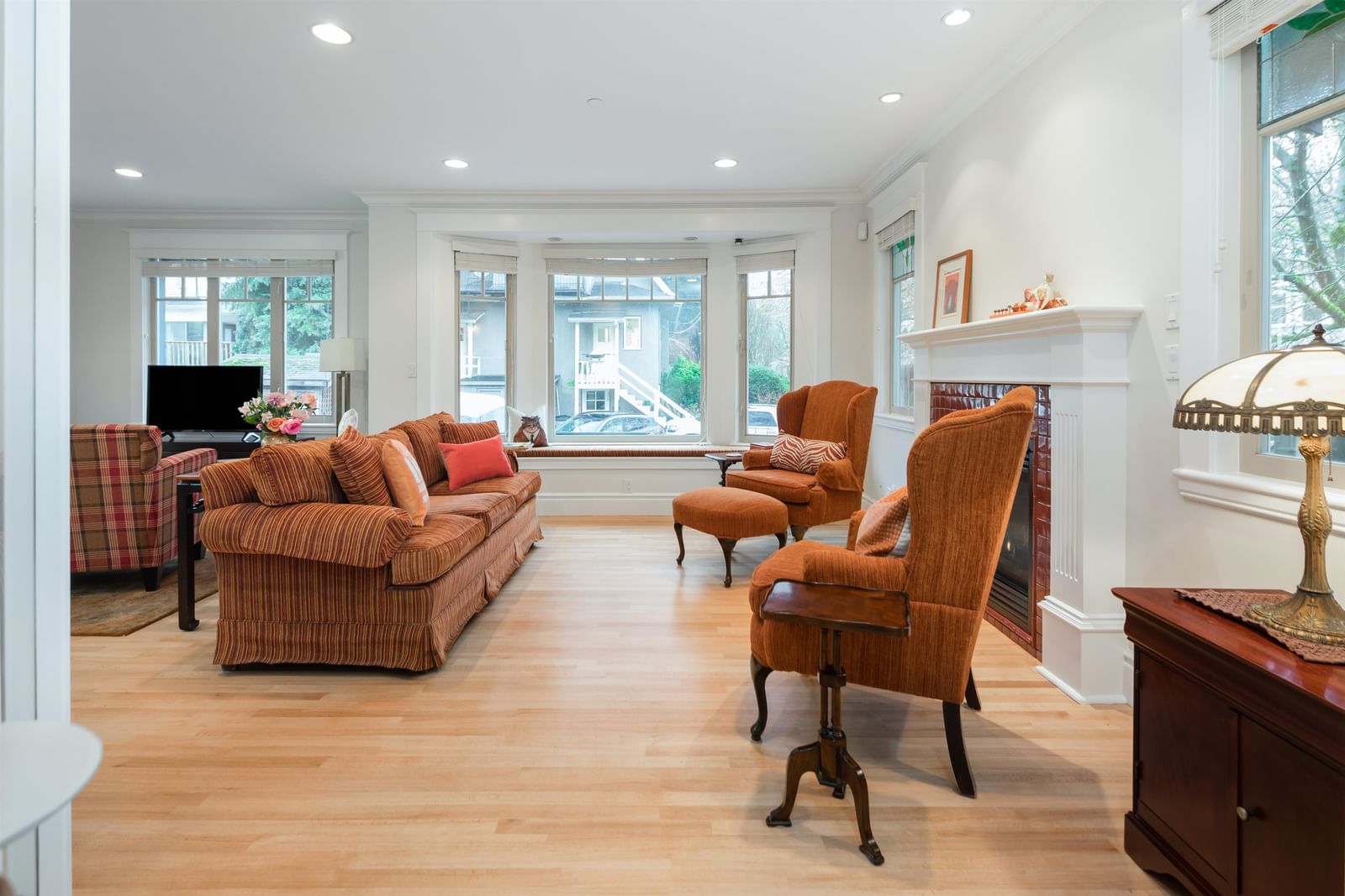 Listing Image 10