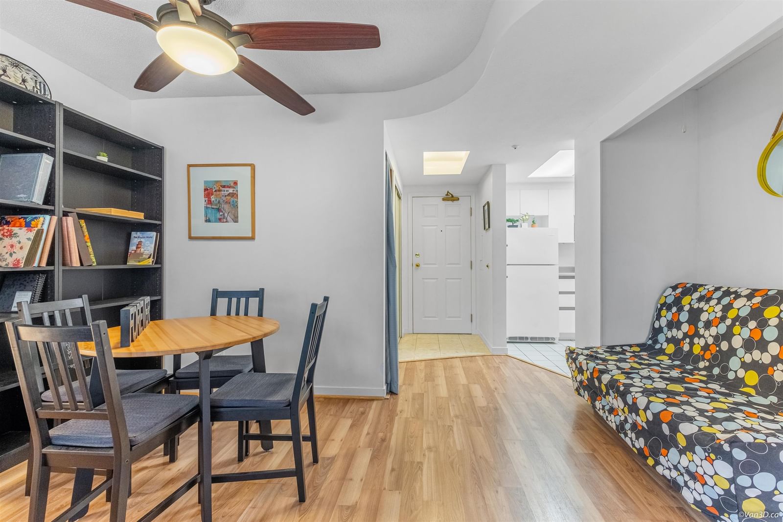 Listing Image 12