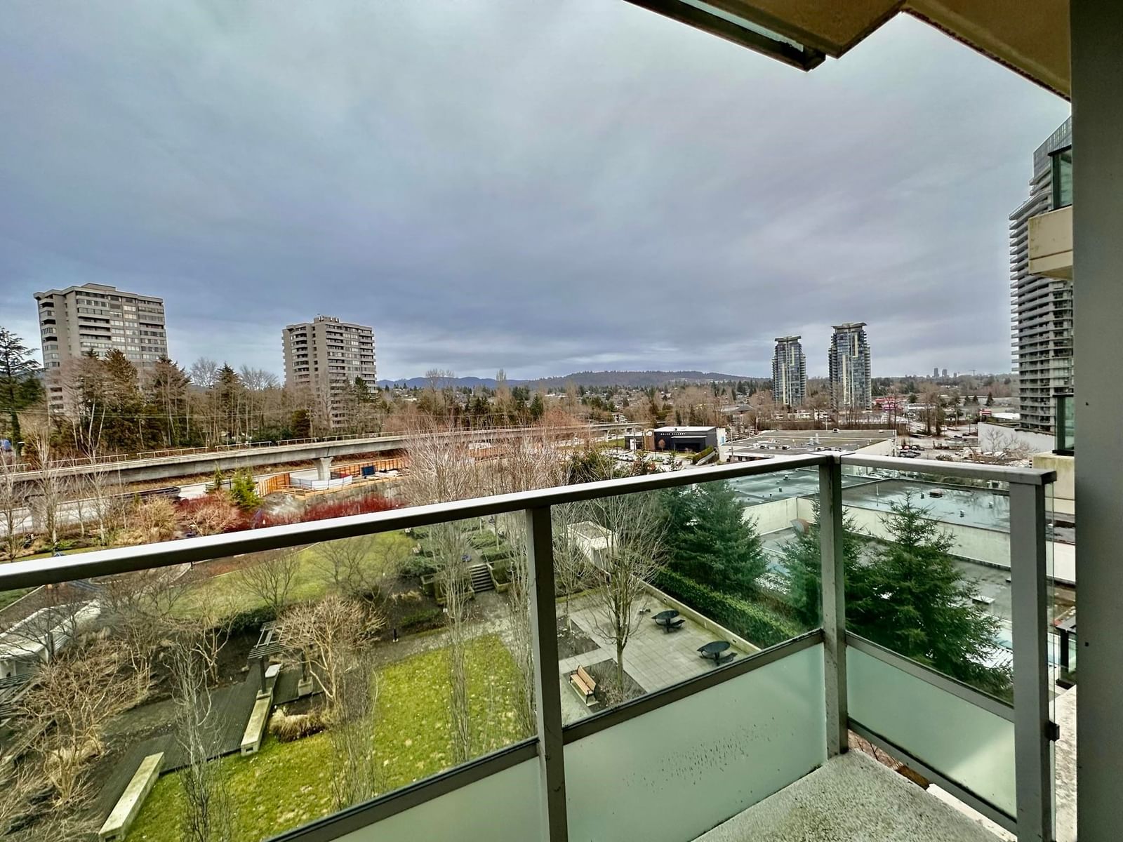 Listing Image 12