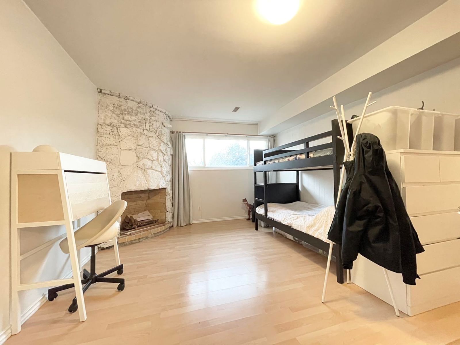 Listing Image 22