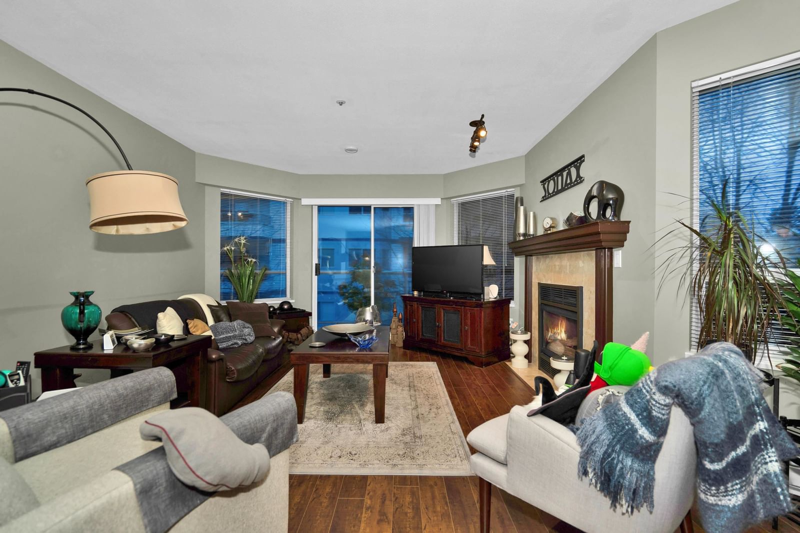Listing Image 16