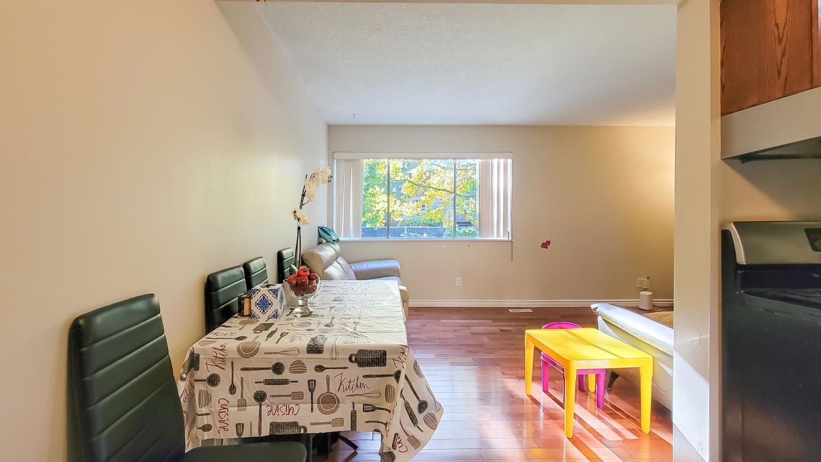 Listing Image 5