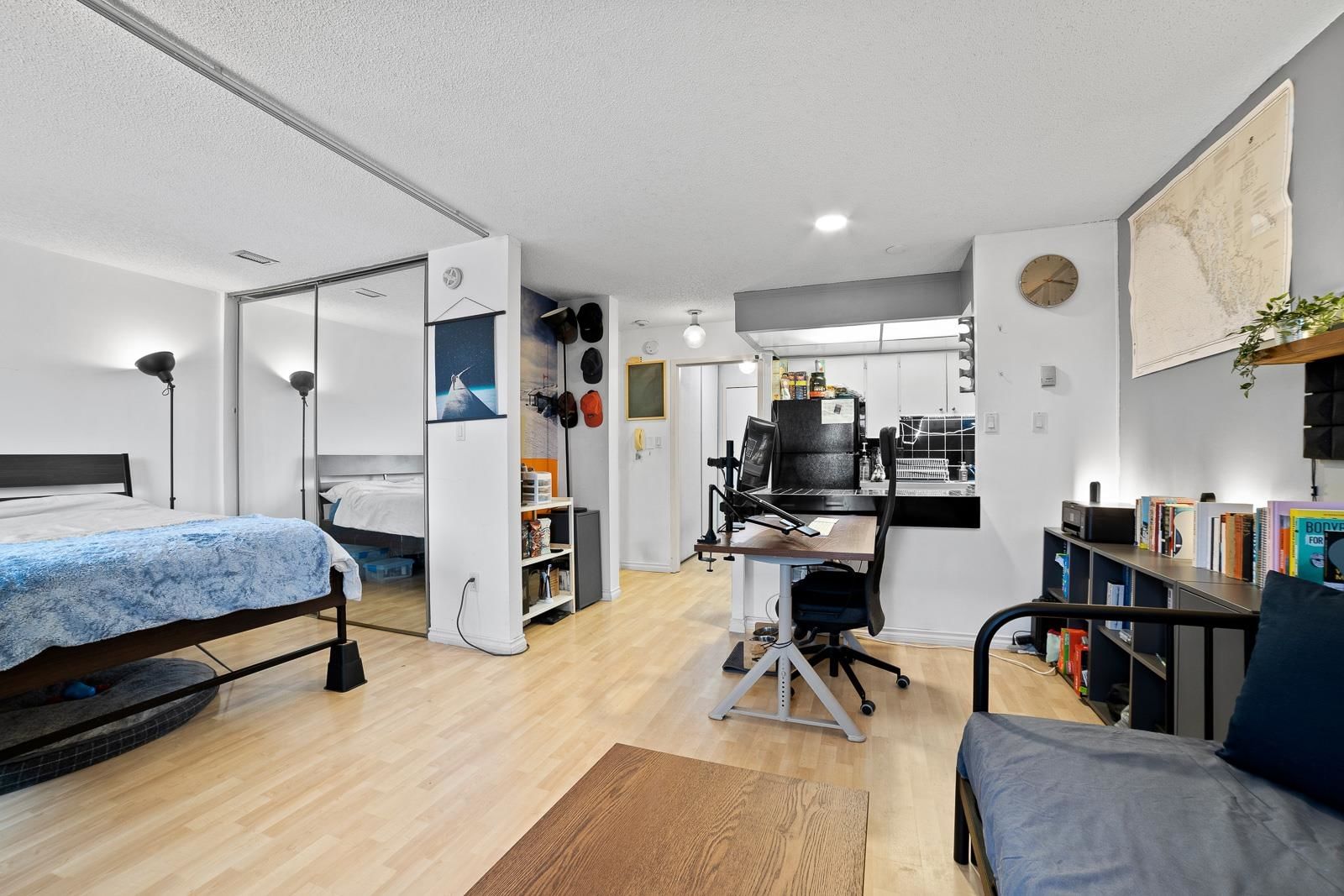 Listing Image 14