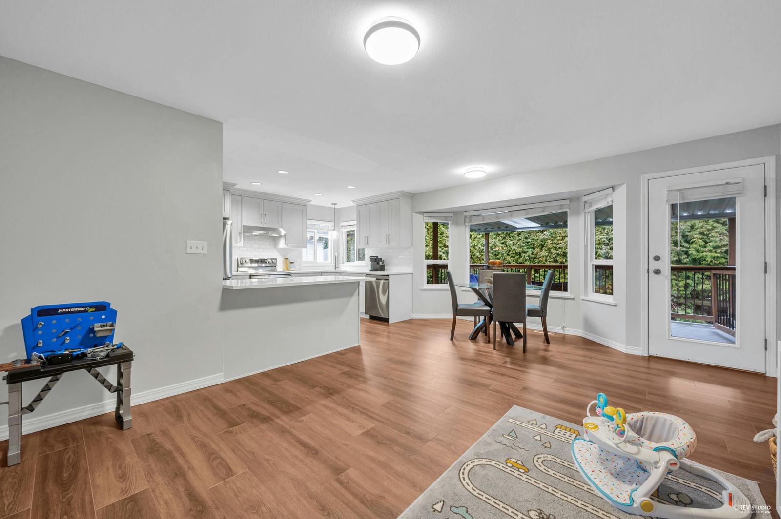 Listing Image 12