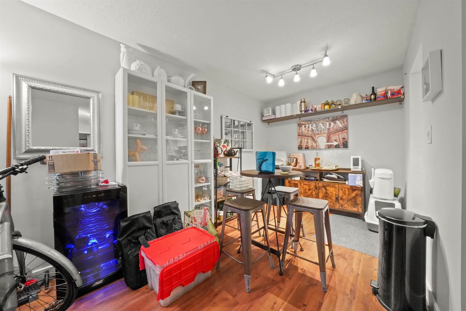 Listing Image 16
