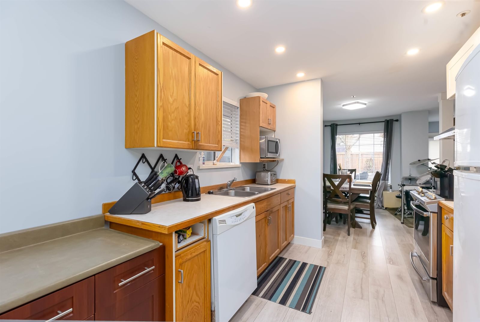 Listing Image 6