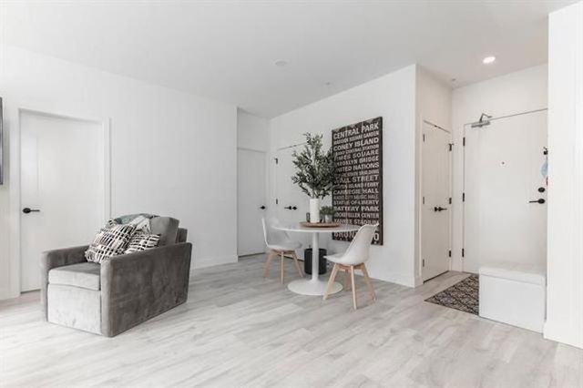 205 - 32838 Landeau Place