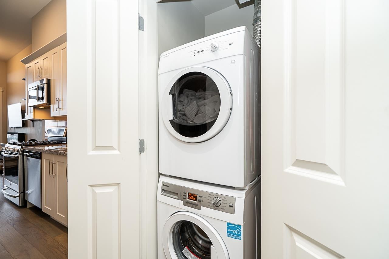 Listing Image 14