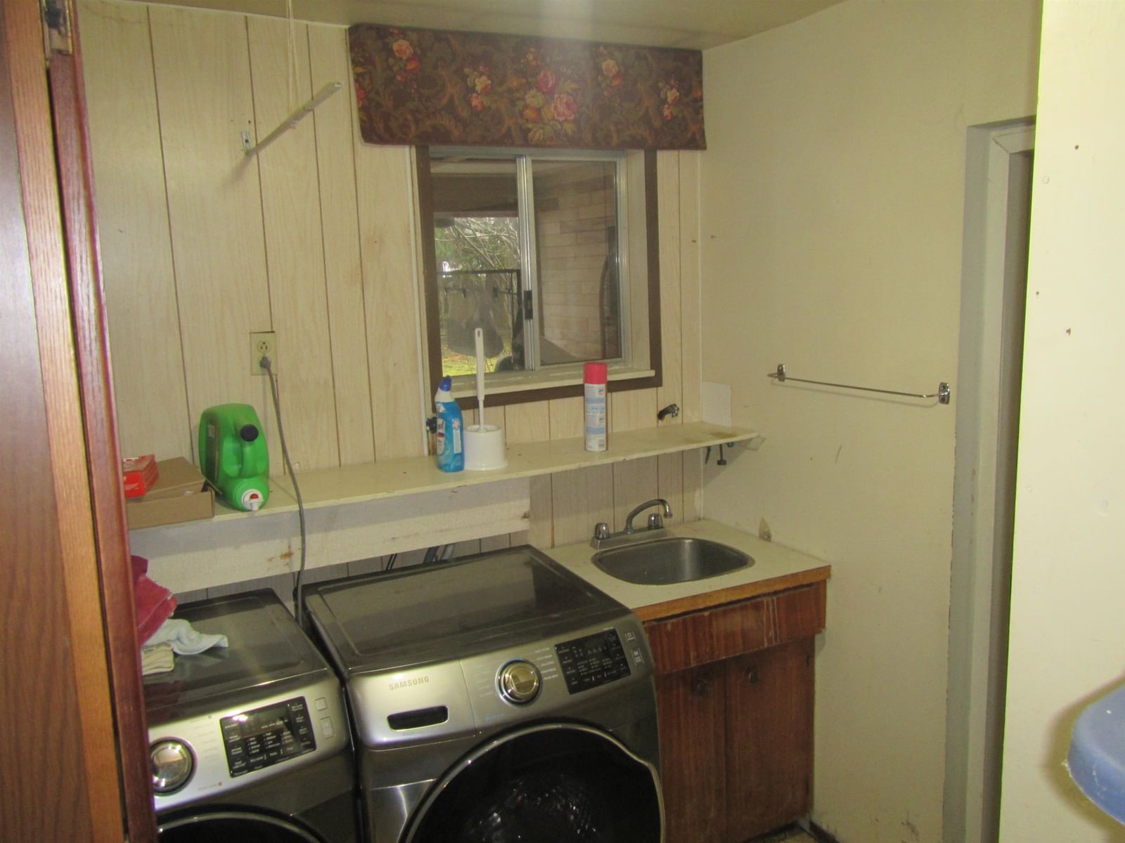 Listing Image 8