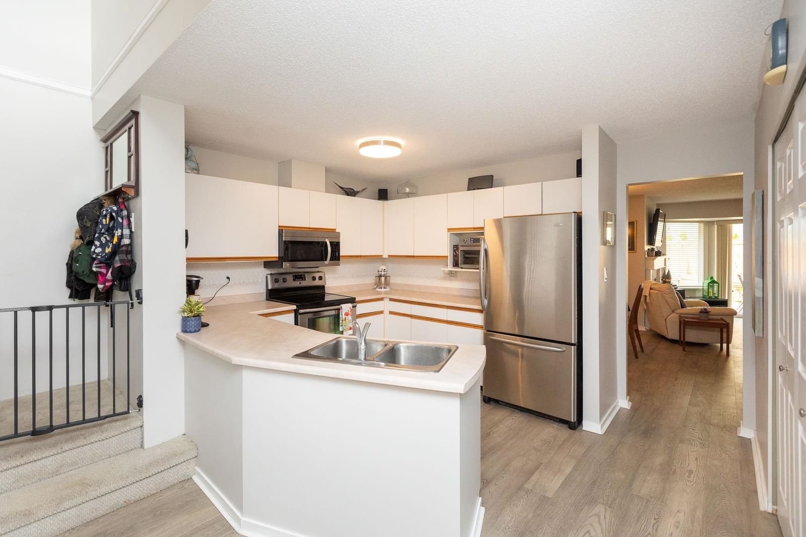 Listing Image 16