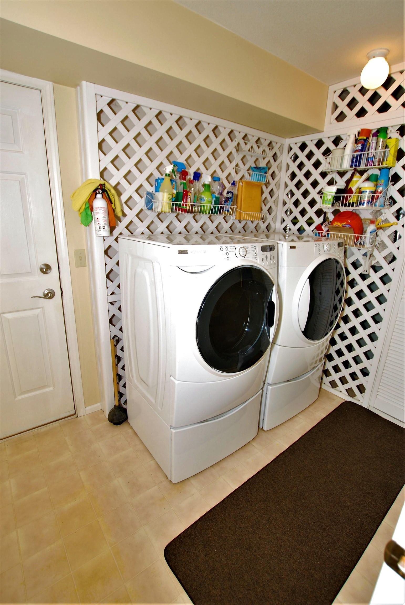 Listing Image 8