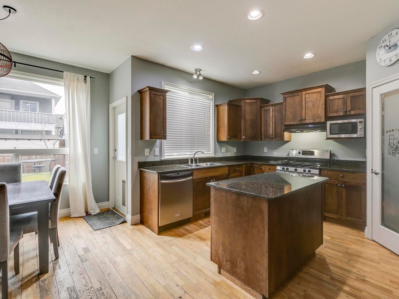 Listing Image 16