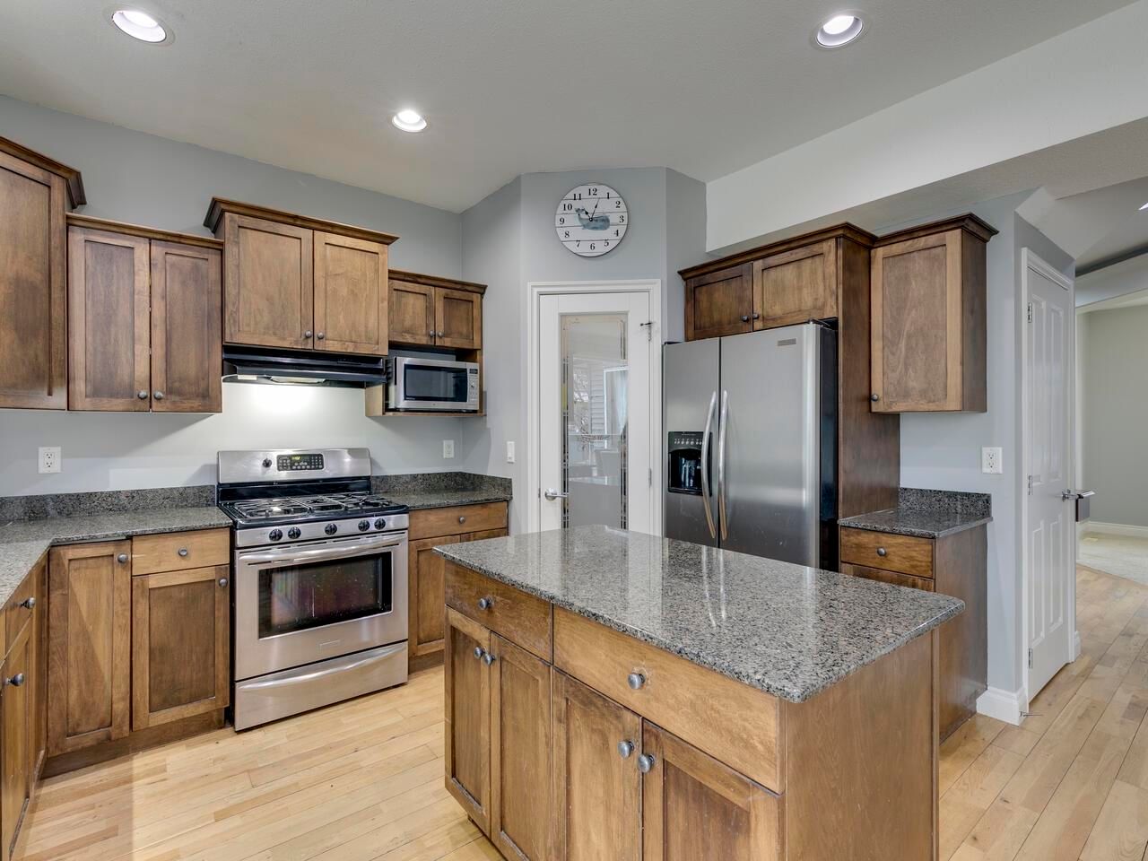 Listing Image 19