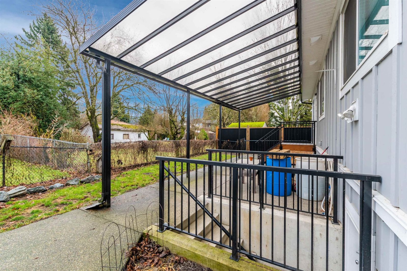 Listing Image 11
