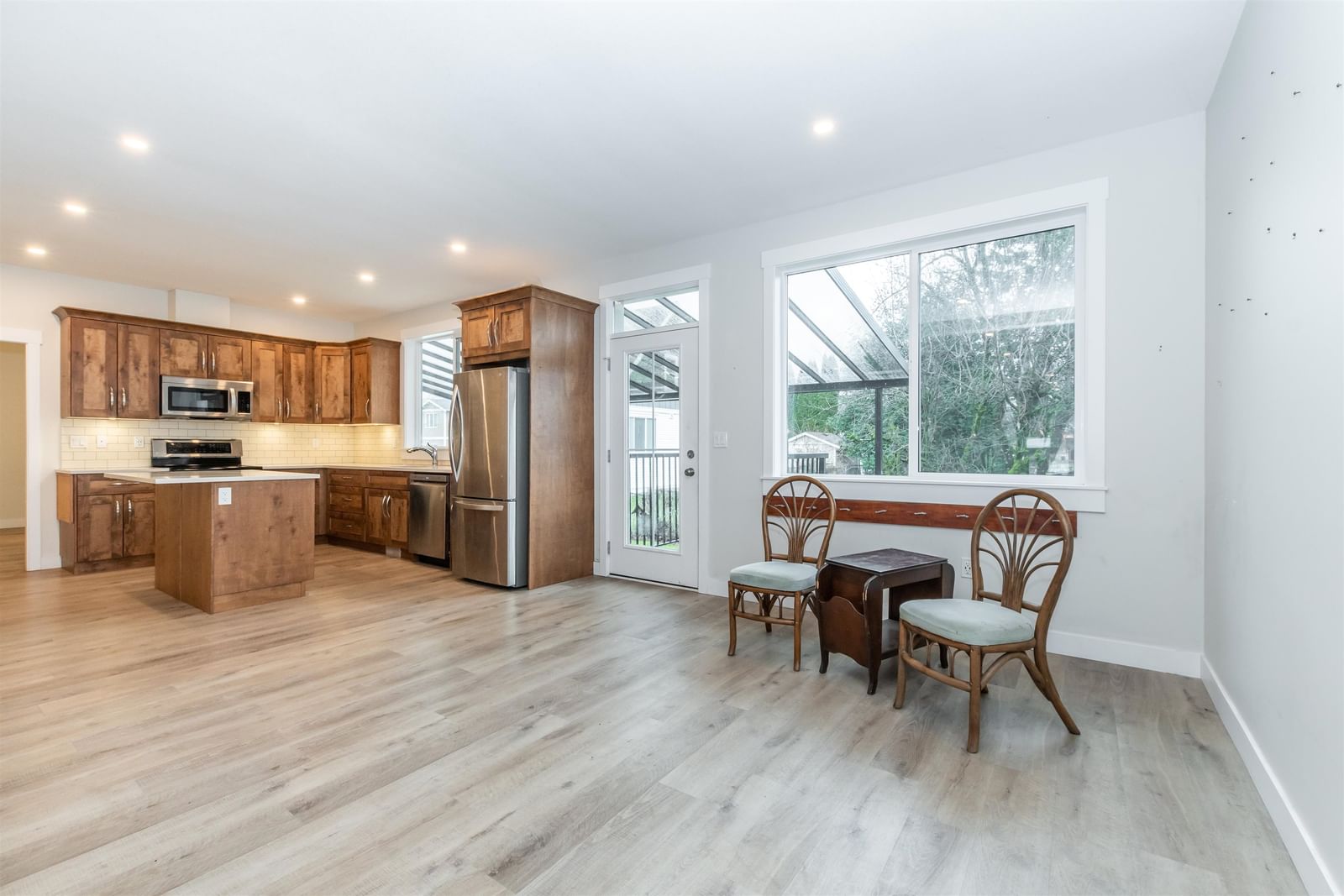 Listing Image 9