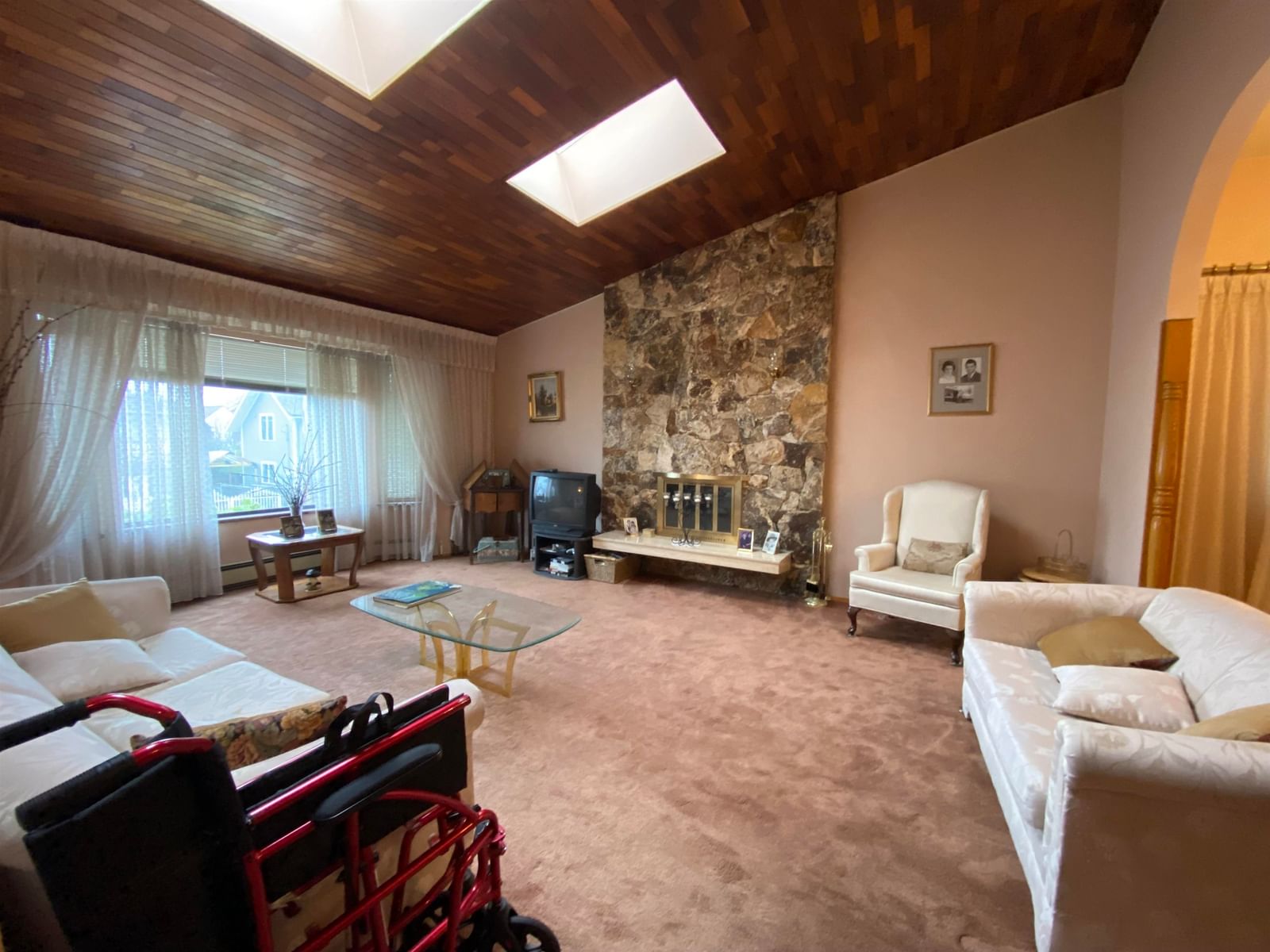 Listing Image 4