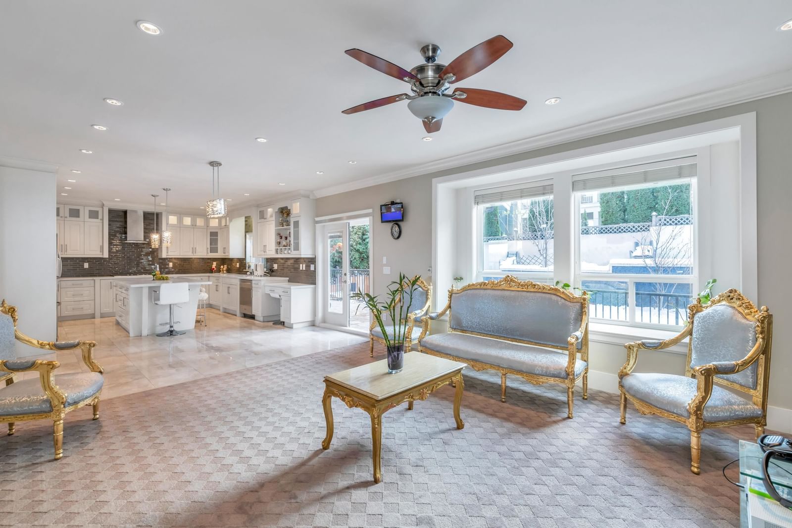 Listing Image 10