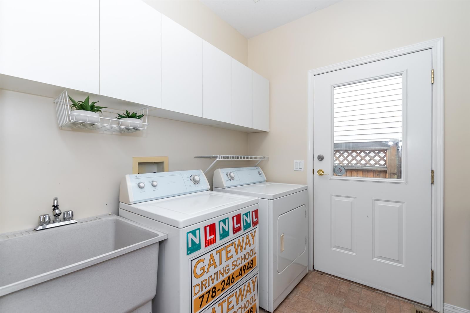 Listing Image 10