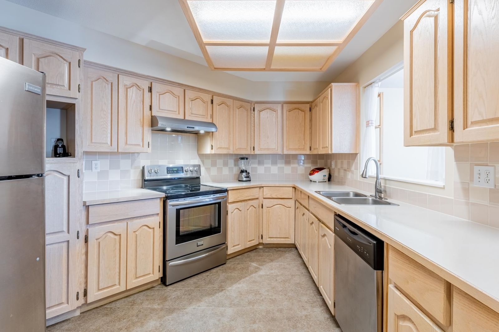 Listing Image 14