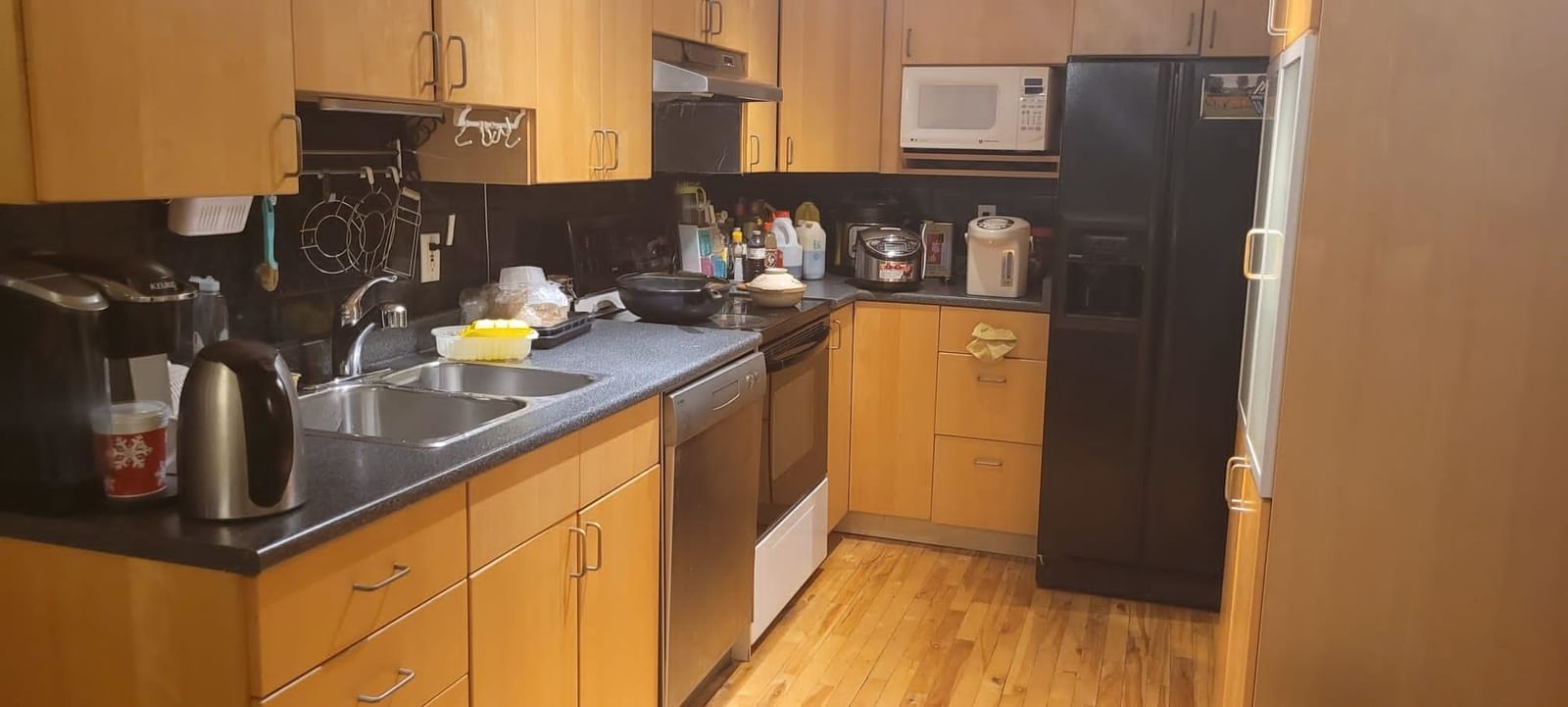 Listing Image 6